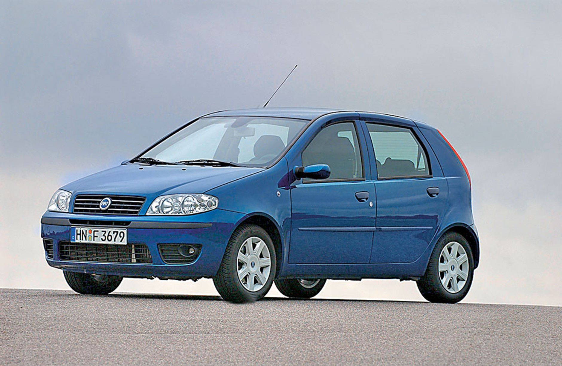 Auto dla rodziny 2+2: 500 zł miesięcznie/rocznie 6 000 zł