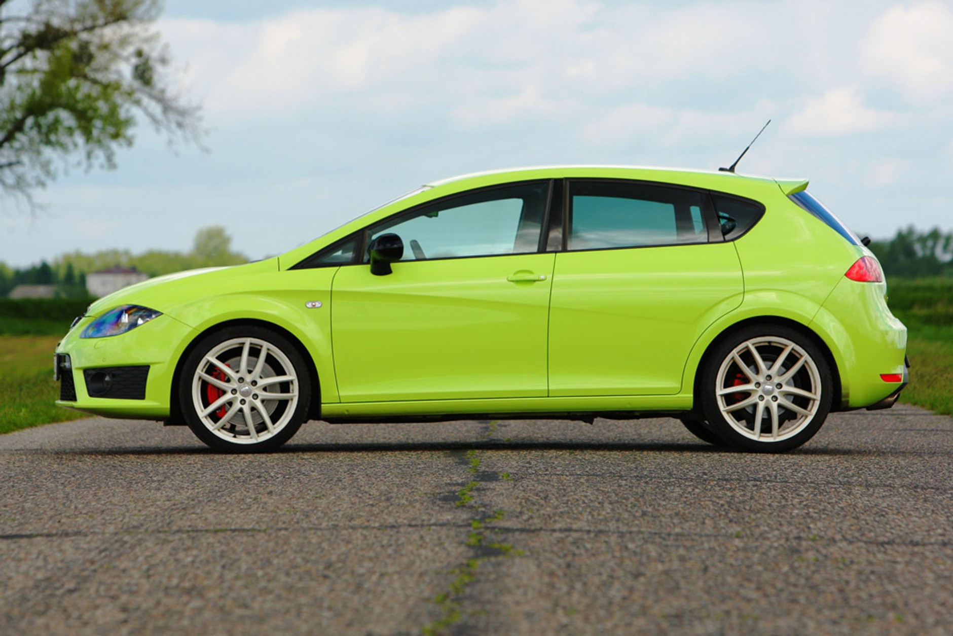 Seat Leon Cupra R: uwodzi wyglądem i zachwyca osiągami