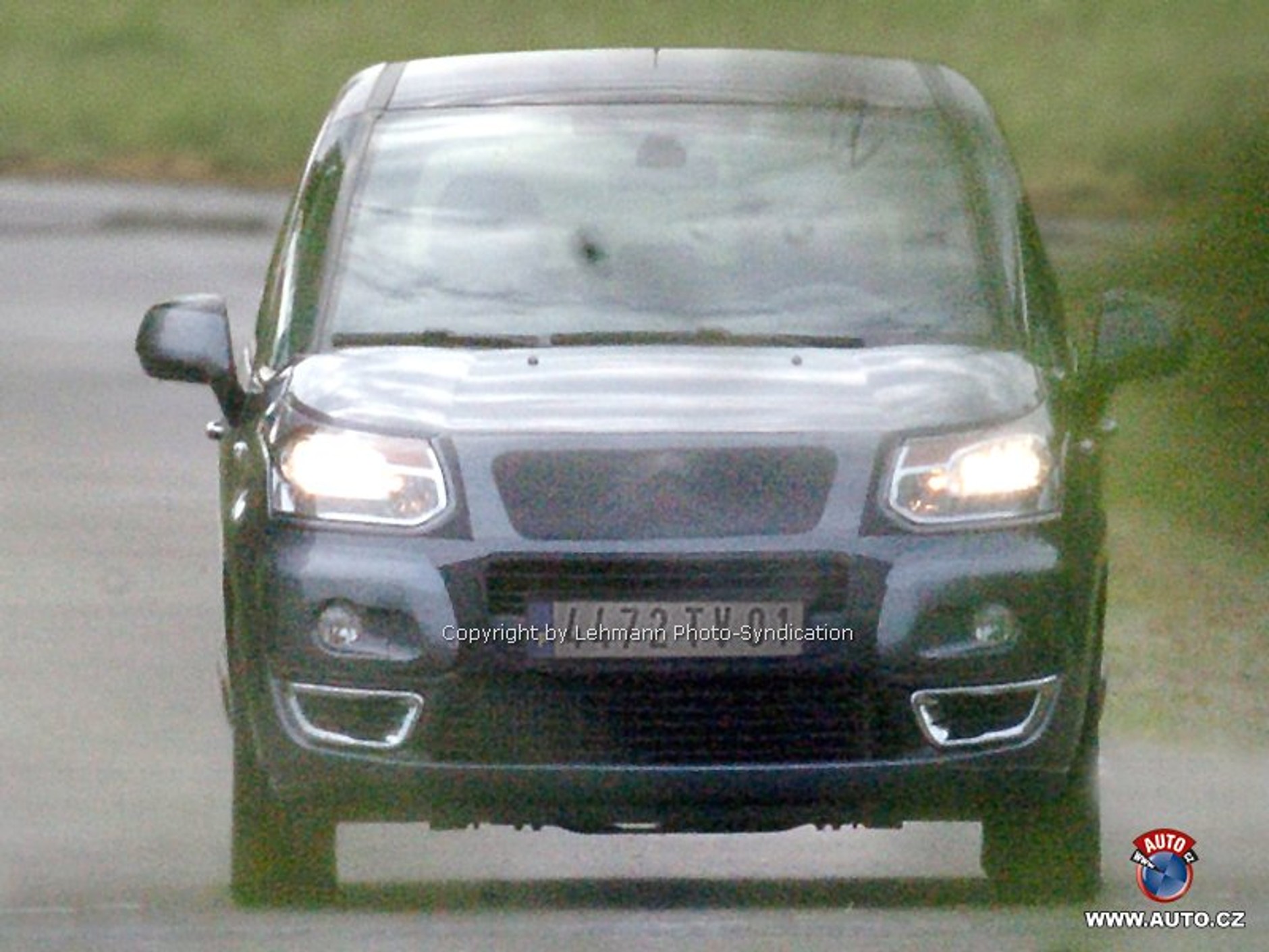 Zdjęcia szpiegowskie: Citroen C3 Streetlounge – kolejne MPV nadjeżdża