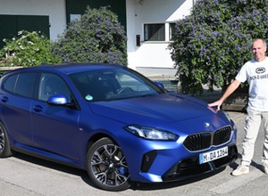 Oto nowe BMW serii 1. Wielu fanom sportowej jazdy przypadnie do gustu, ale idealne nie jest