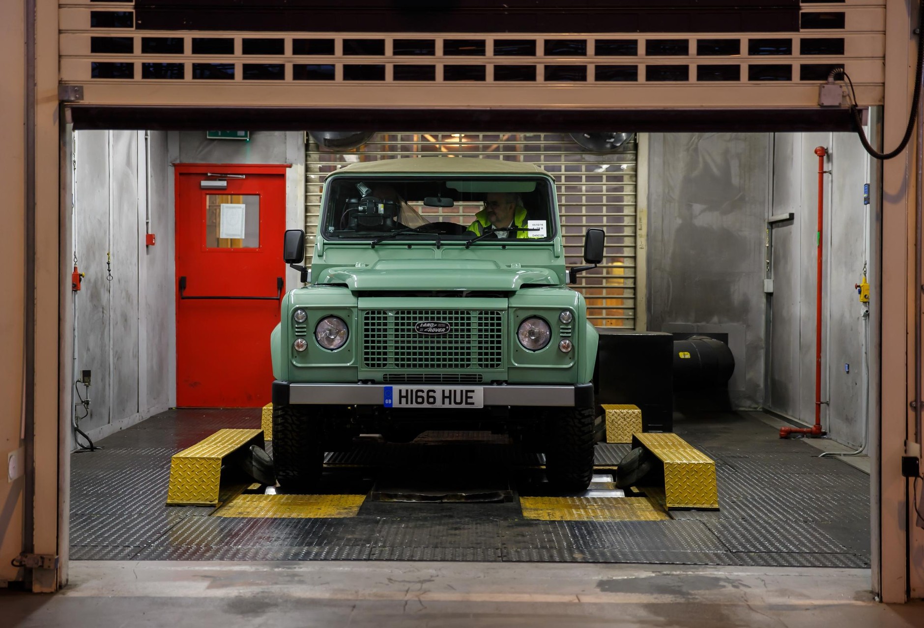 Land Rover Defender