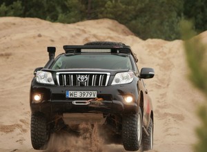 Toyota Land Cruiser: w ciężki teren jedź bezpiecznie