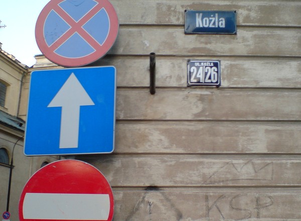 Bezpieczni bez znaków?