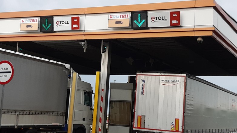 Nowy system opłat drogowych e-TOLL w Polsce - sprzęt na autostradzie A2