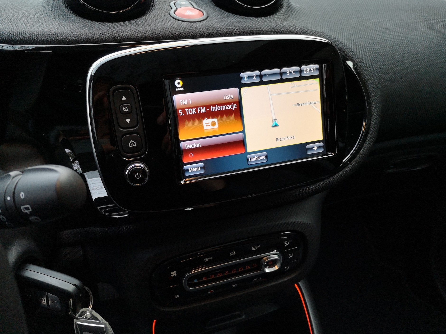 Smart Fortwo EQ: multimedia raczej słabe – 5 lat temu byłyby OK