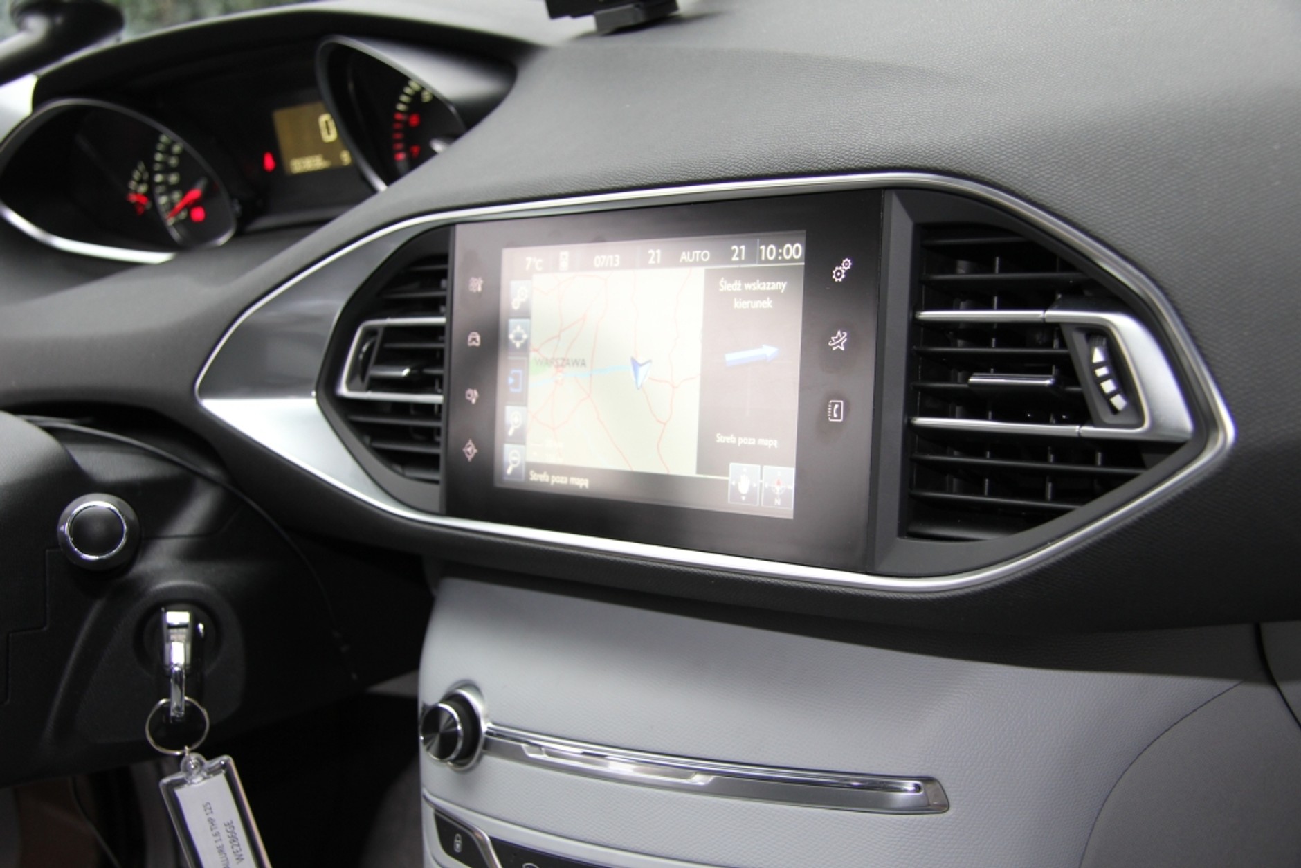 Spory ekran o przekątnej 9,7 cala. Wyświetlacz zajmuje powierzchnię 7 cali.