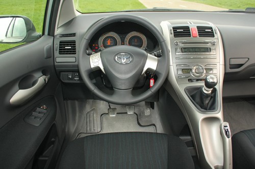Peugeot 308 kontra Toyota Auris - Francuska kontrofensywa