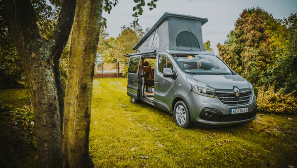 Jesiennie w Renault Trafic Wavecamper - wypoczynek czy survival?
