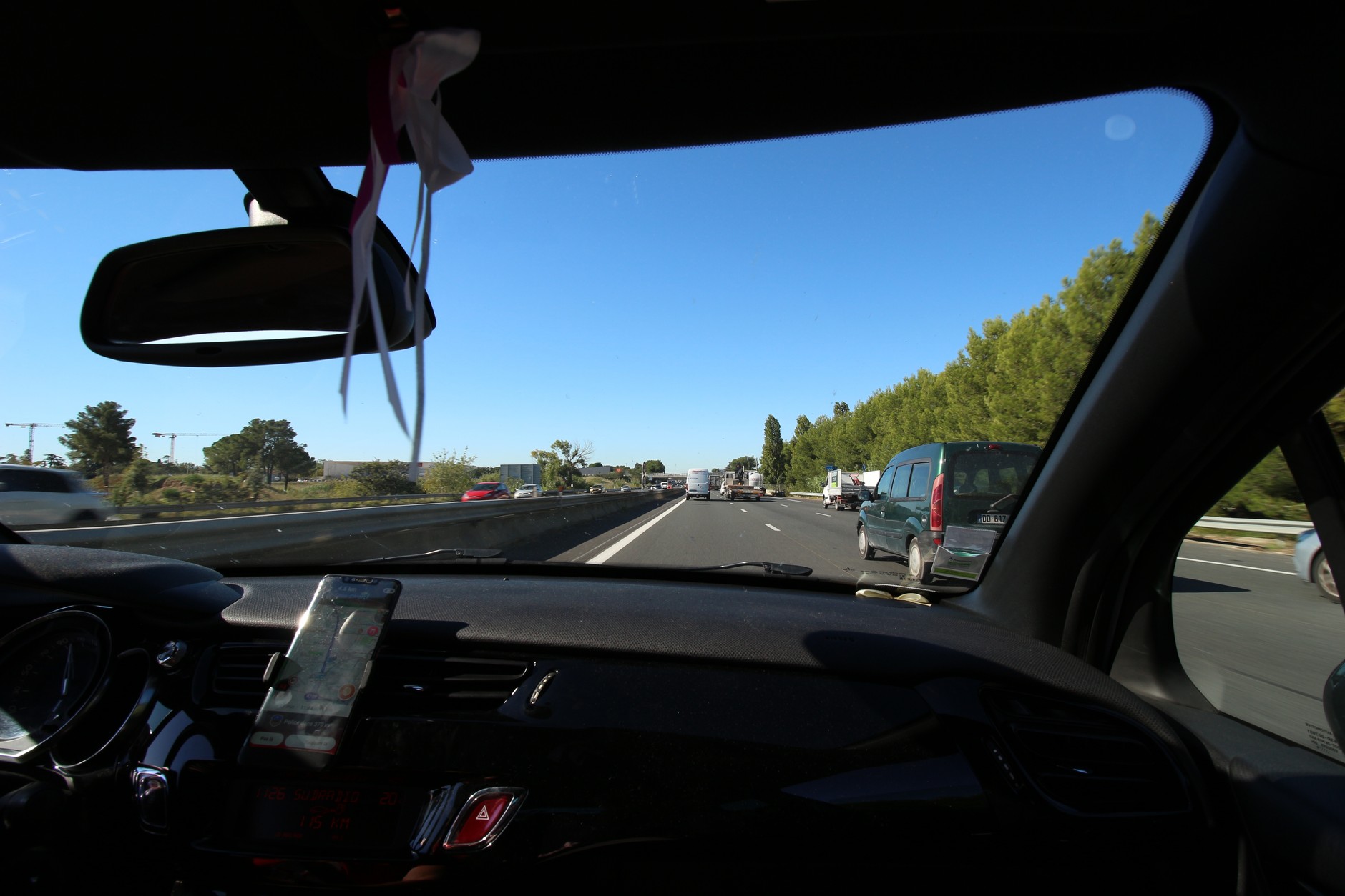 W Niemczech wyprzedzanie prawym pasem jest zabronione