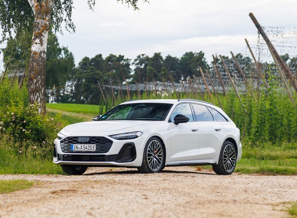 Audi jest bogatsze o dwa nowe modele. Jeden z nich Polacy kochają od lat