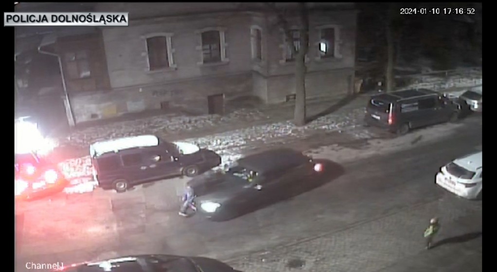 Kierowca BMW chciał uniknąć spotkania z policją. Tylko się pogrążył