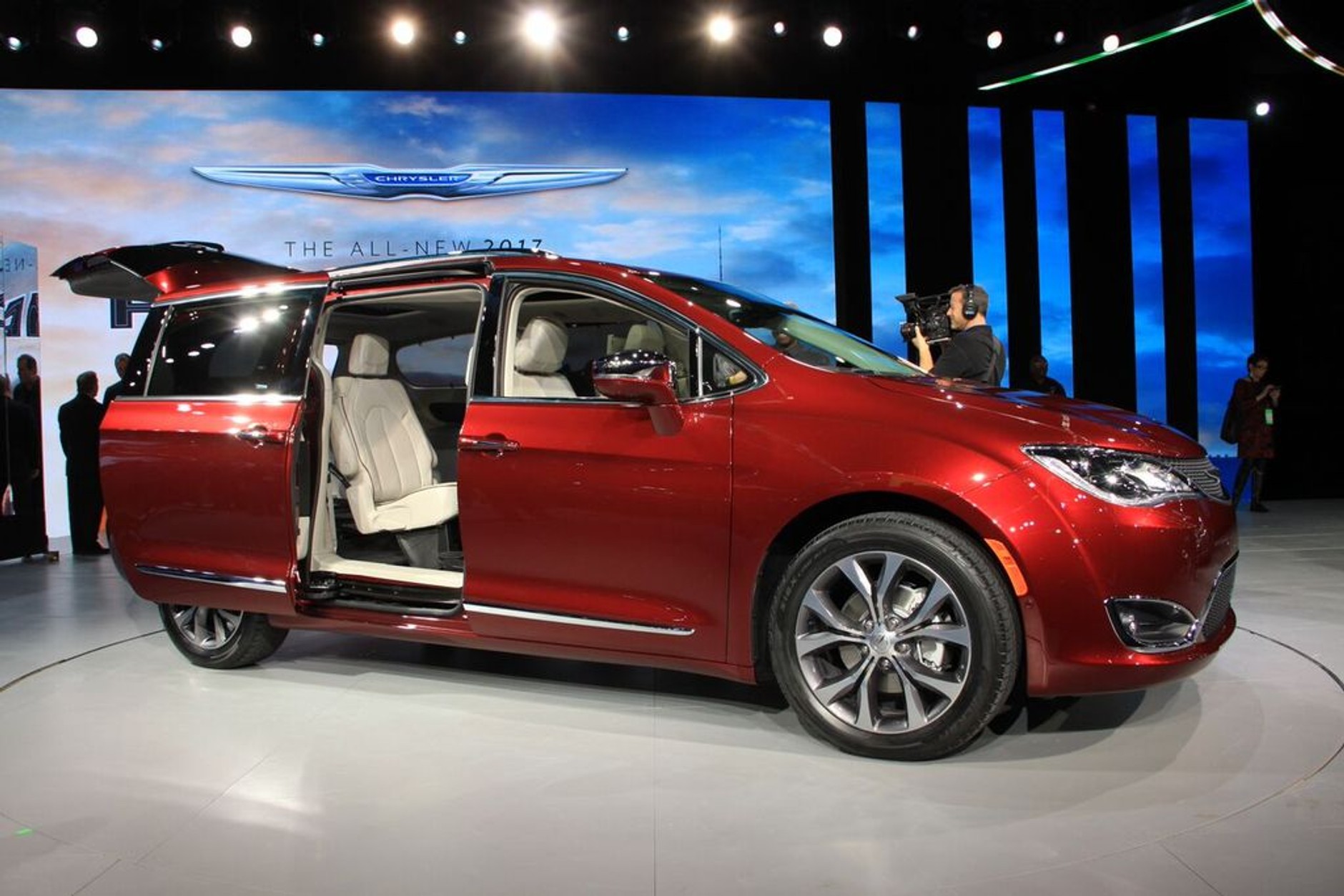 Detroit 2016 - Chrysler Pacifica