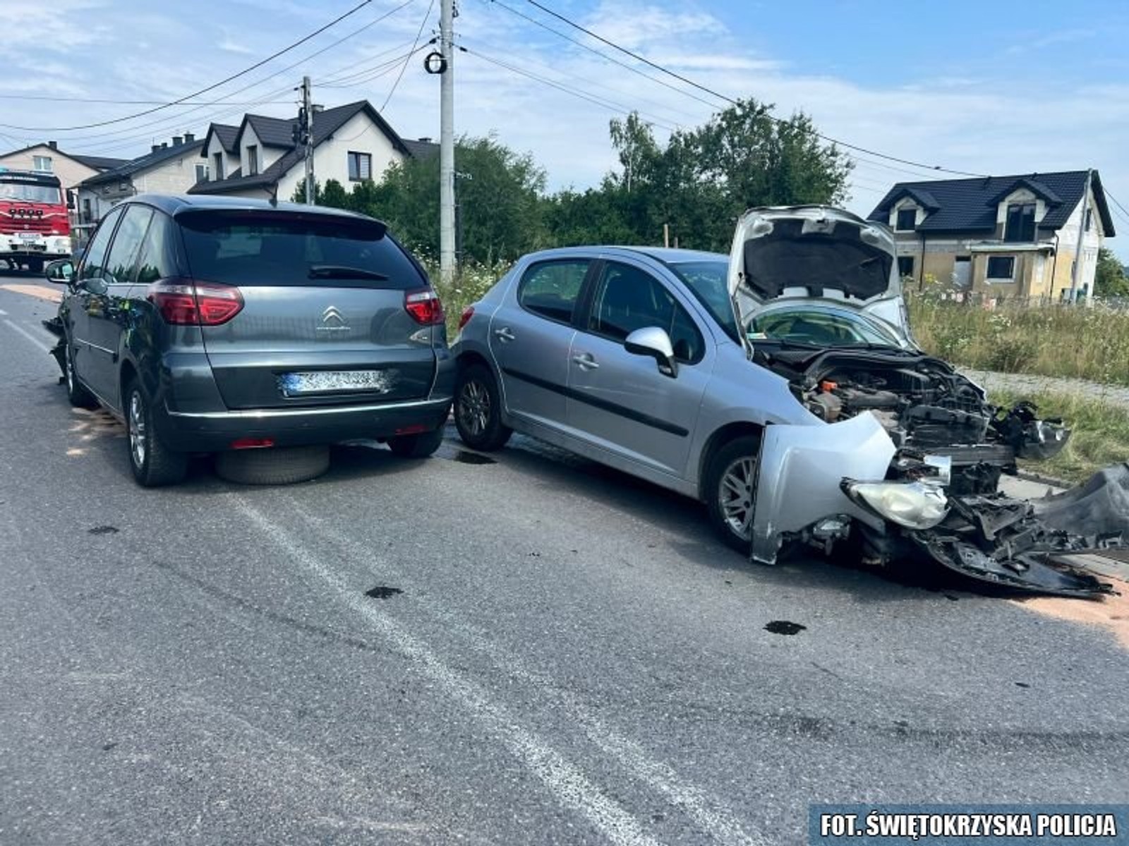 Kierująca Peugeotem specjalnie spowodowała kolizję drogową