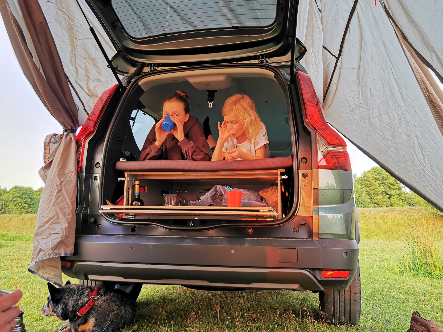 Dacia Jogger Extreme ECO G-100 LPG z wyposażeniem kempingowym