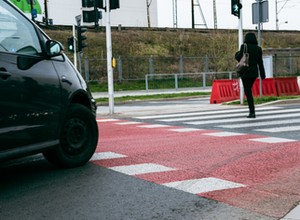 Zasada prawej ręki na skrzyżowaniach. Kiedy naprawdę obowiązuje