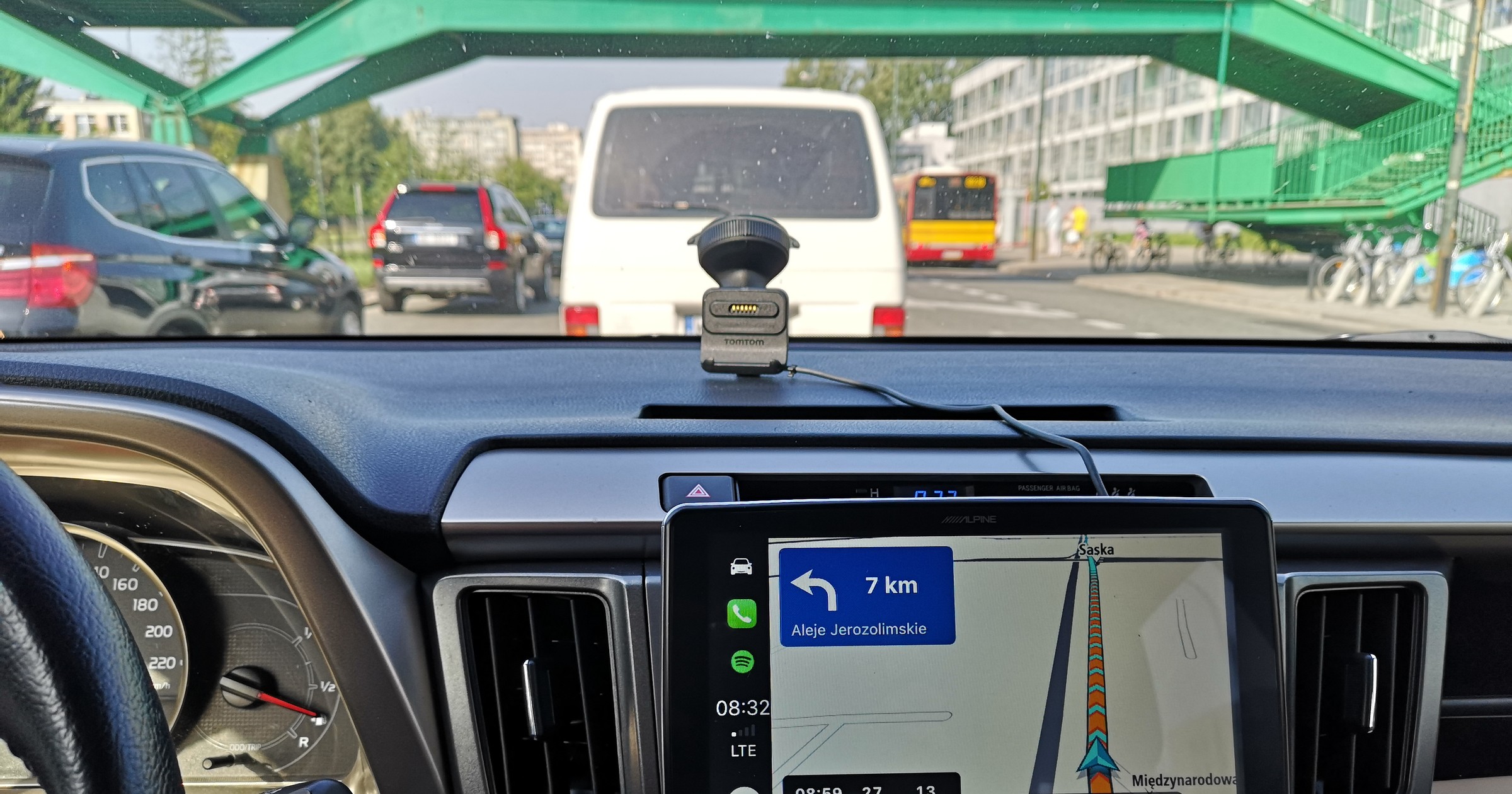 TomTom w Apple CarPlay