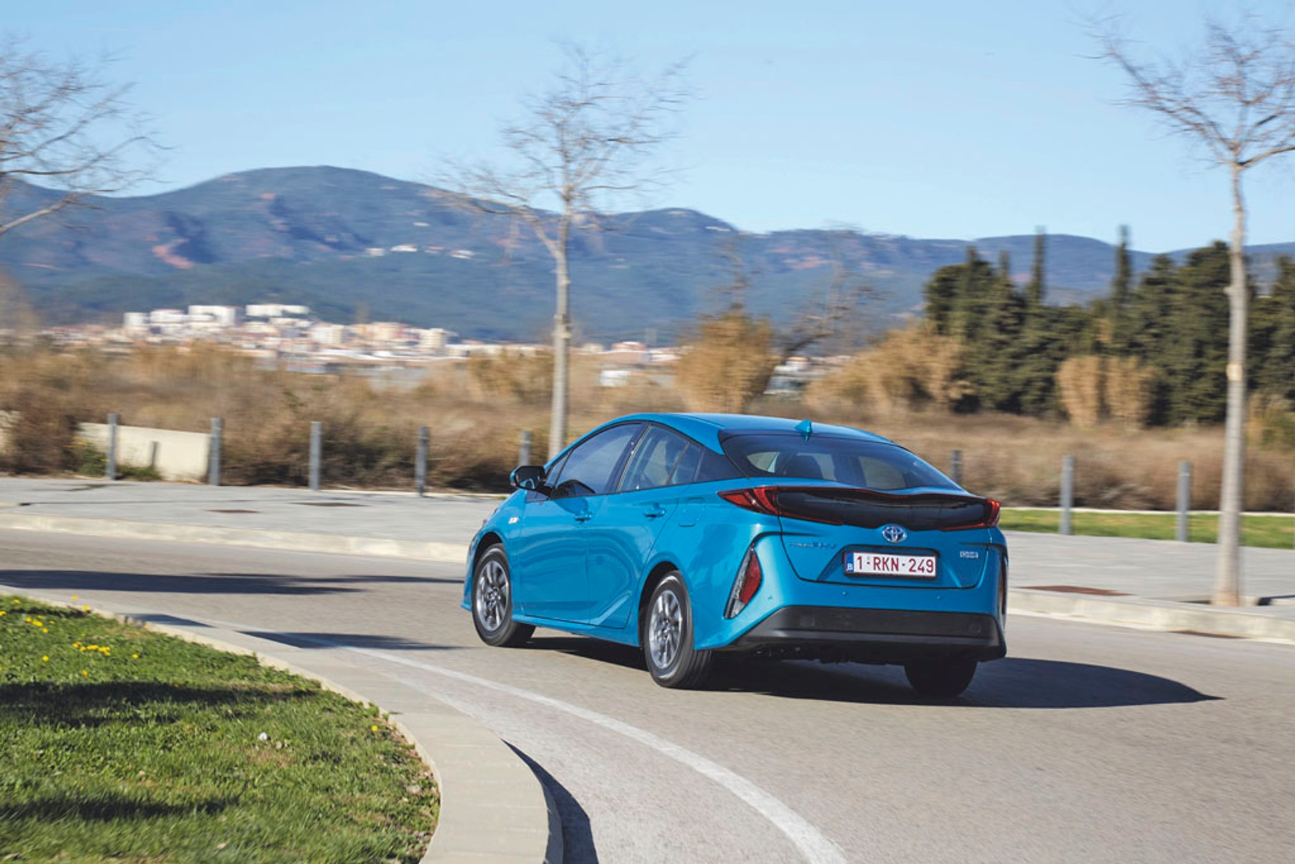 Toyota Prius Plug-in Hybrid - hybryda 2.0