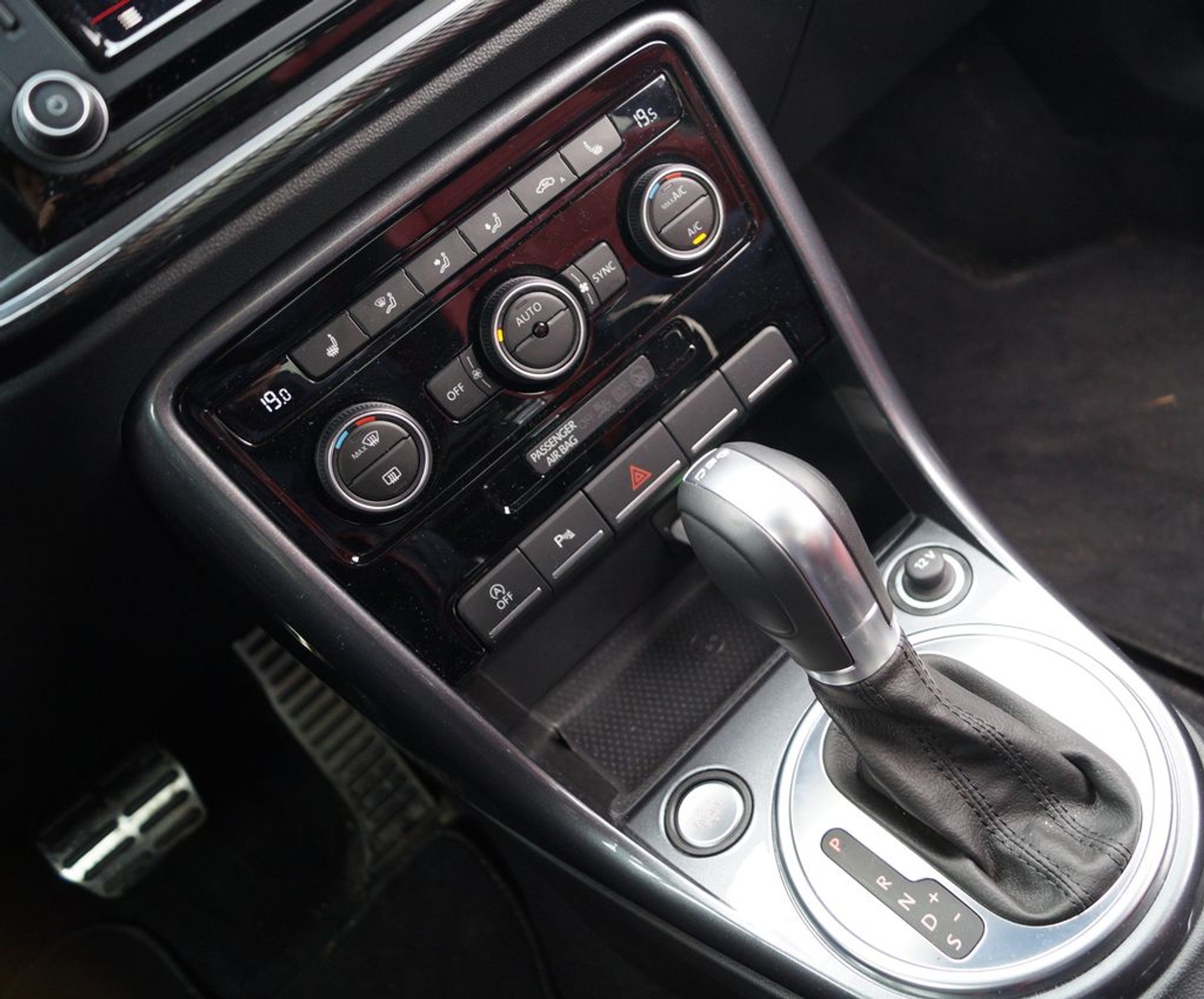 Volkswagen Beetle R-Line 2.0 TSI