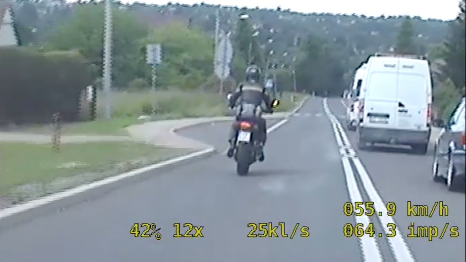 Motocyklista stracił prawo jazdy na trzy miesiące