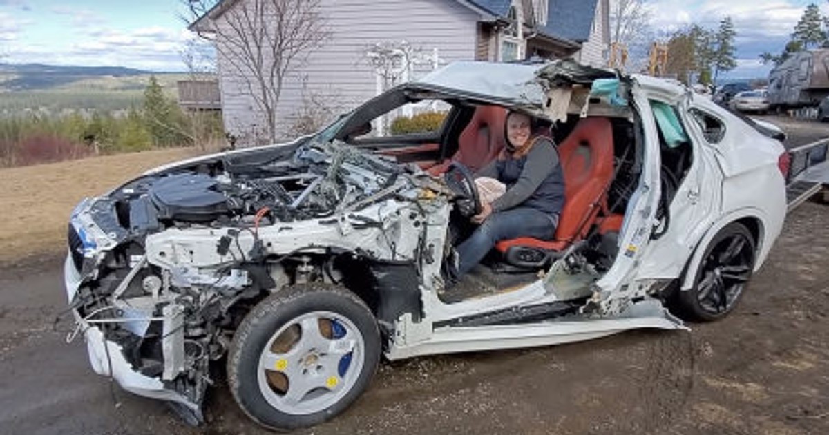 BMW X6 M – kompletnie zniszczone, ale będzie jeździć