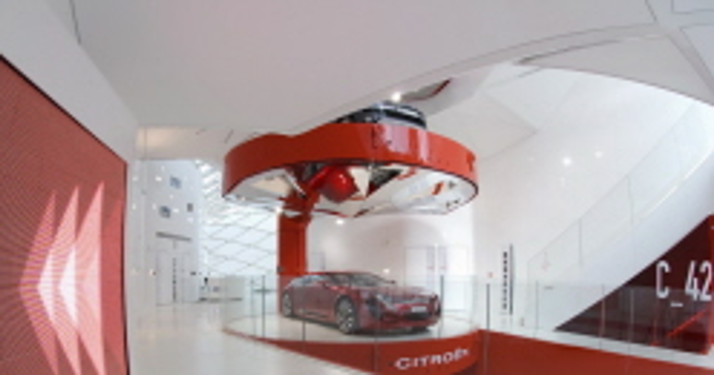 Citroën: C42 - kultowa i symboliczna siedziba na Polach Elizejskich