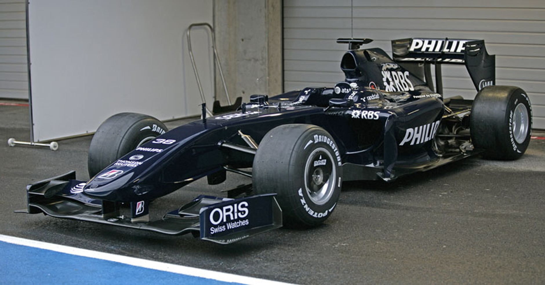 Formuła 1: Willimas FW31 jeszcze zamaskowany i... już uszkodzony! (fotogaleria)