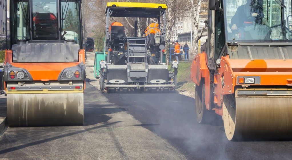Policja zatrzymała dwóch operatorów maszyn budowlanych
