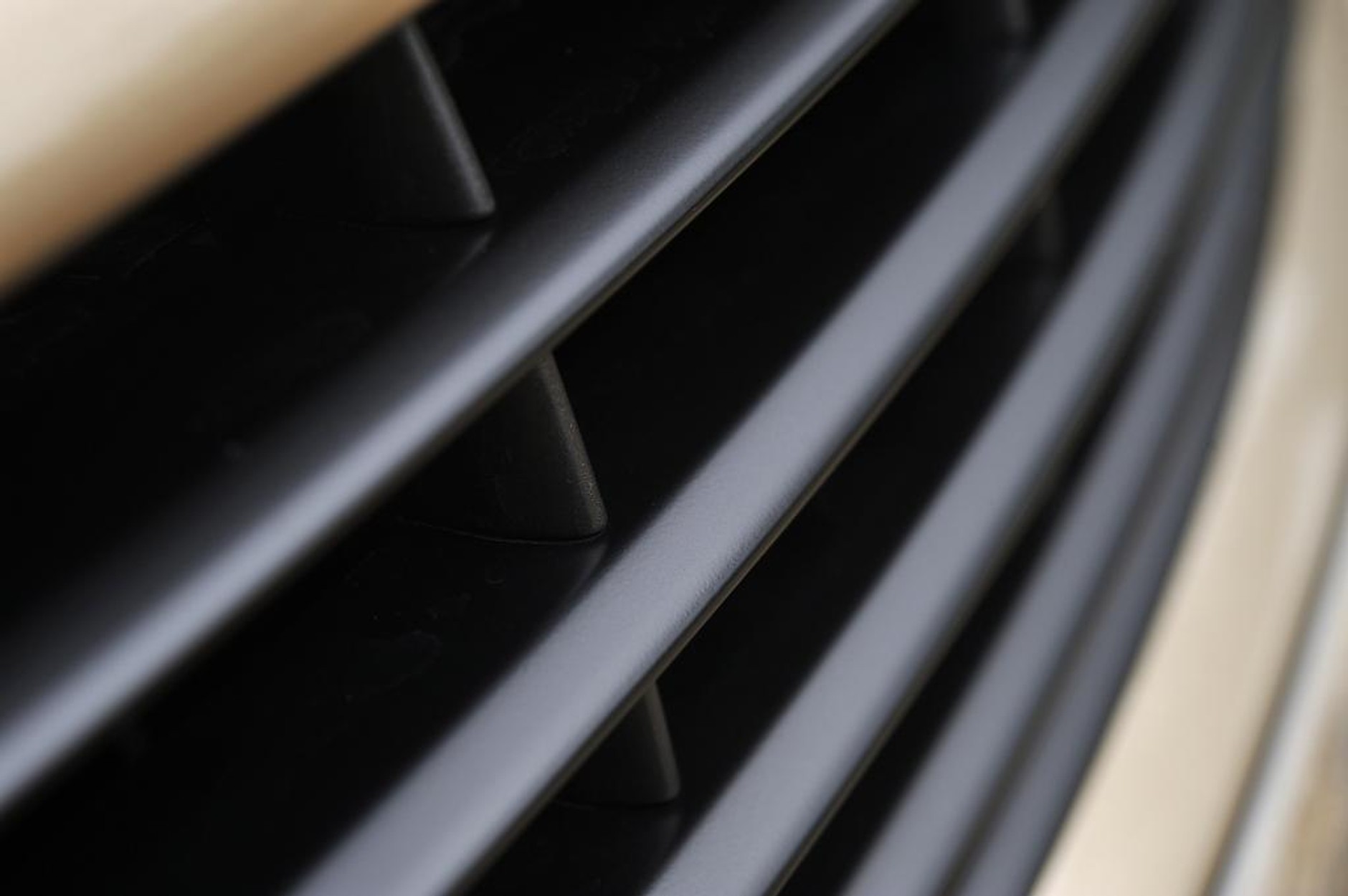 Jak jeździ Aston Martin Vanquish?