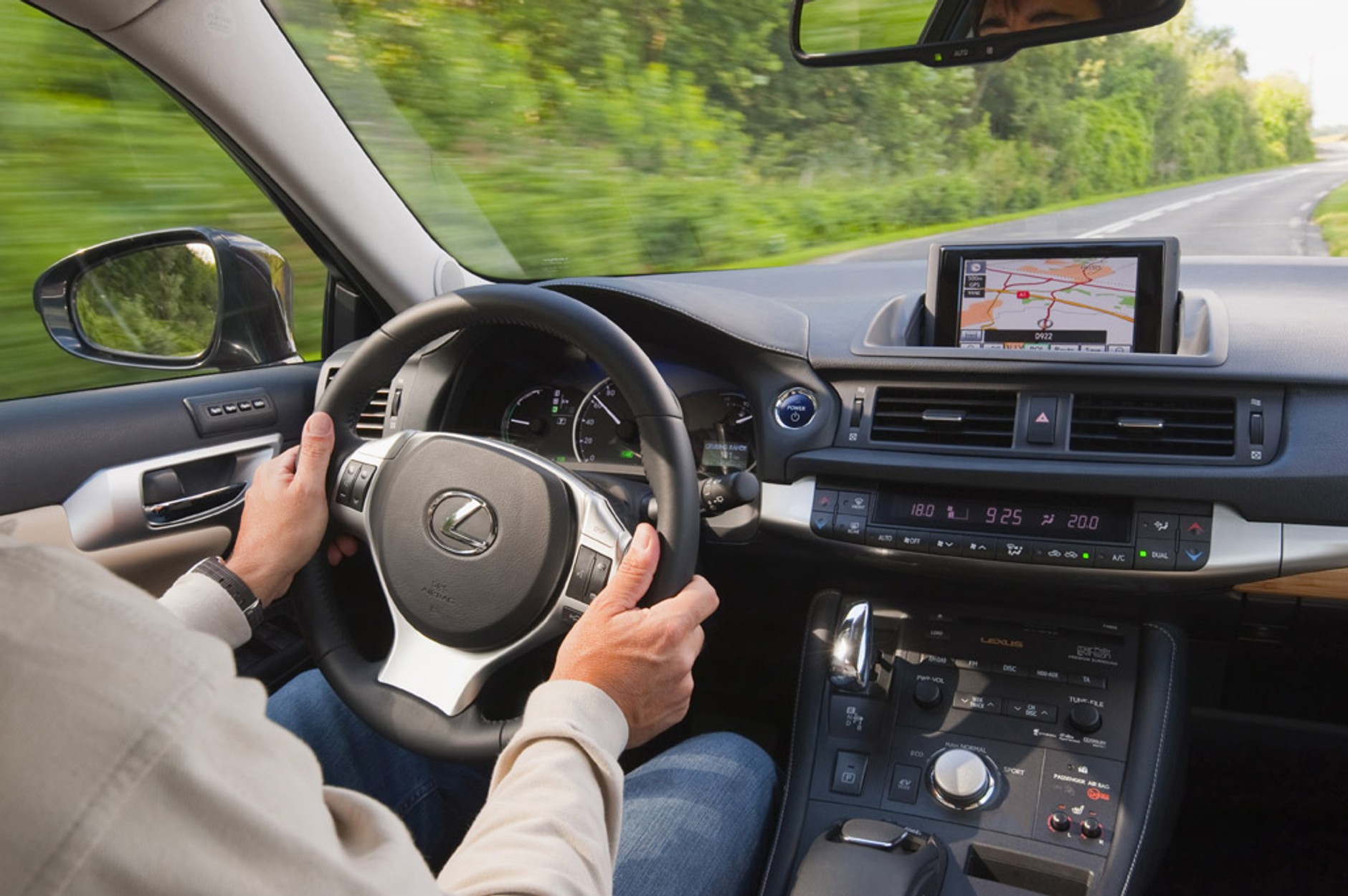 Lexus CT 200h: Cicha rewolucja