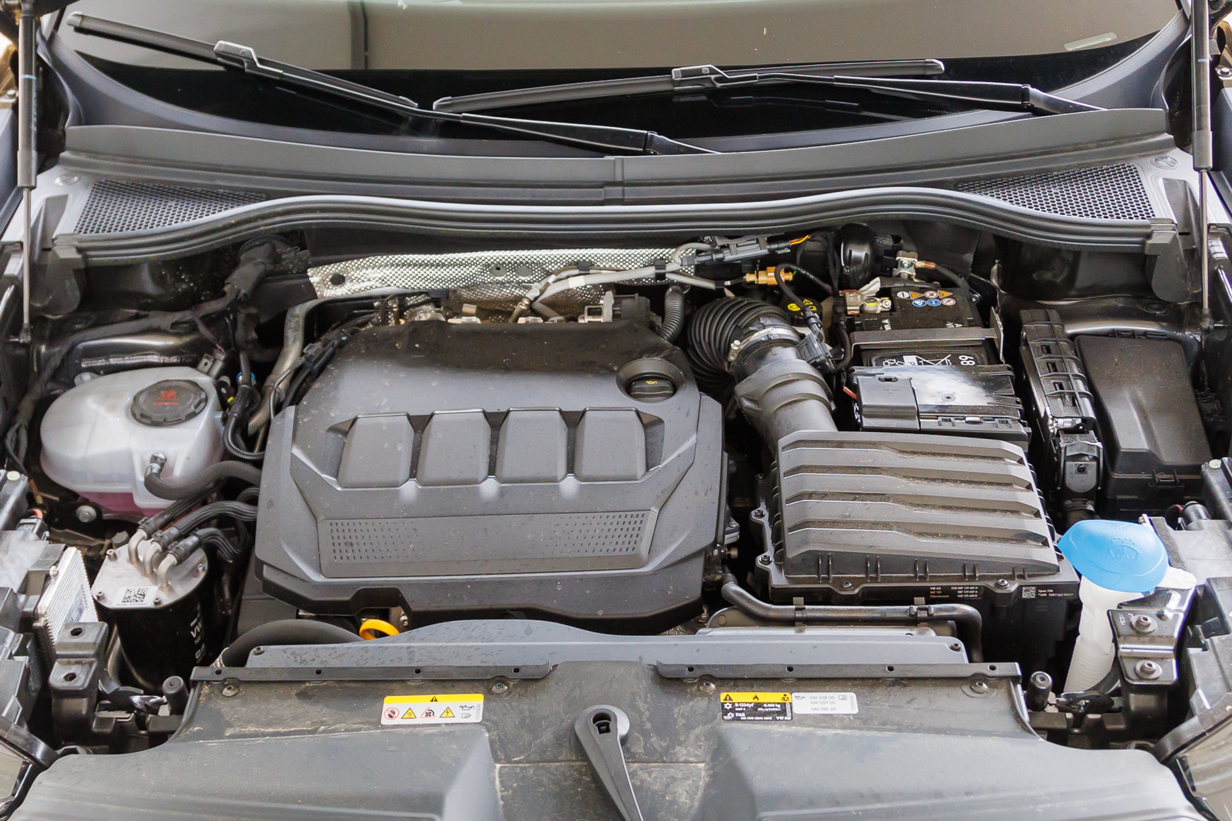 Diesel, benzyna, gaz, a może hybryda? Porównałem wady i zalety popularnych źródeł napędu