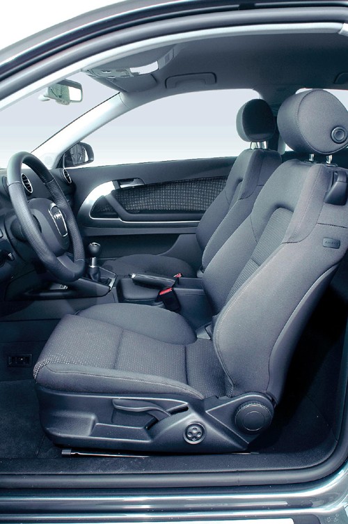 Volvo C30 i Audi A3 - Kto jest w lepszej formie?