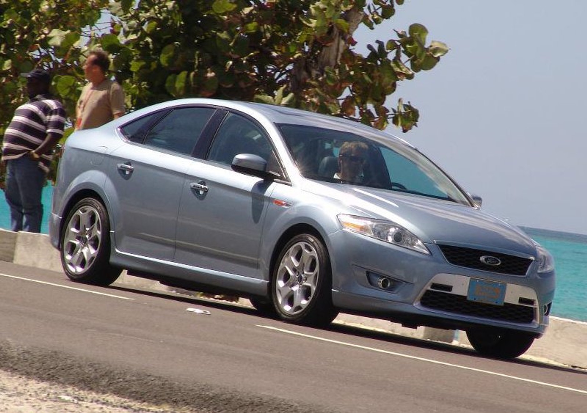 Ford Mondeo liftback: pierwsze przedpremierowe fotografie