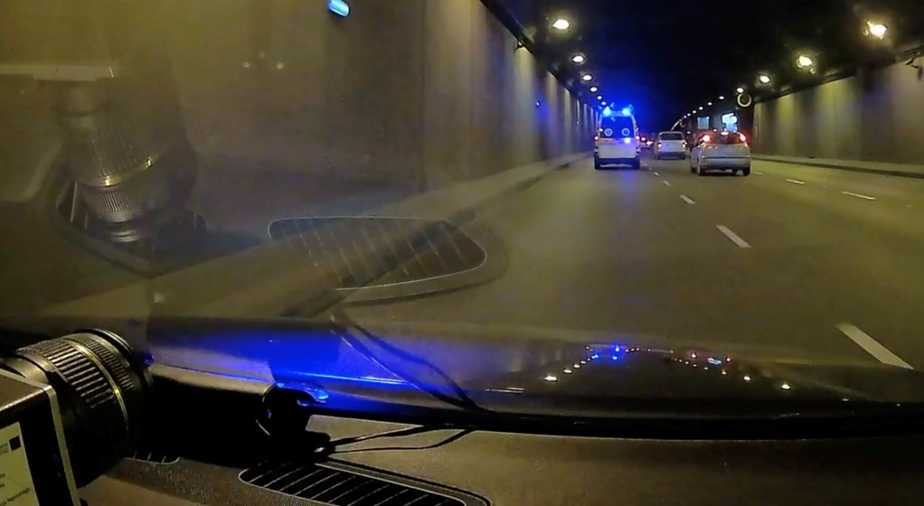 Ambulans jechał na sygnałach do warsztatu