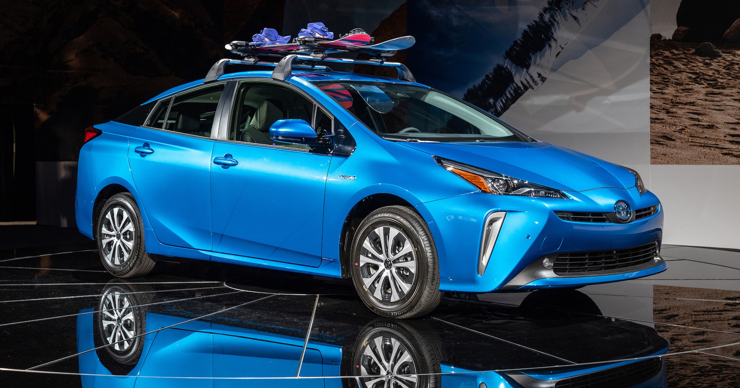 Toyota Prius AWD-i Hybrid 