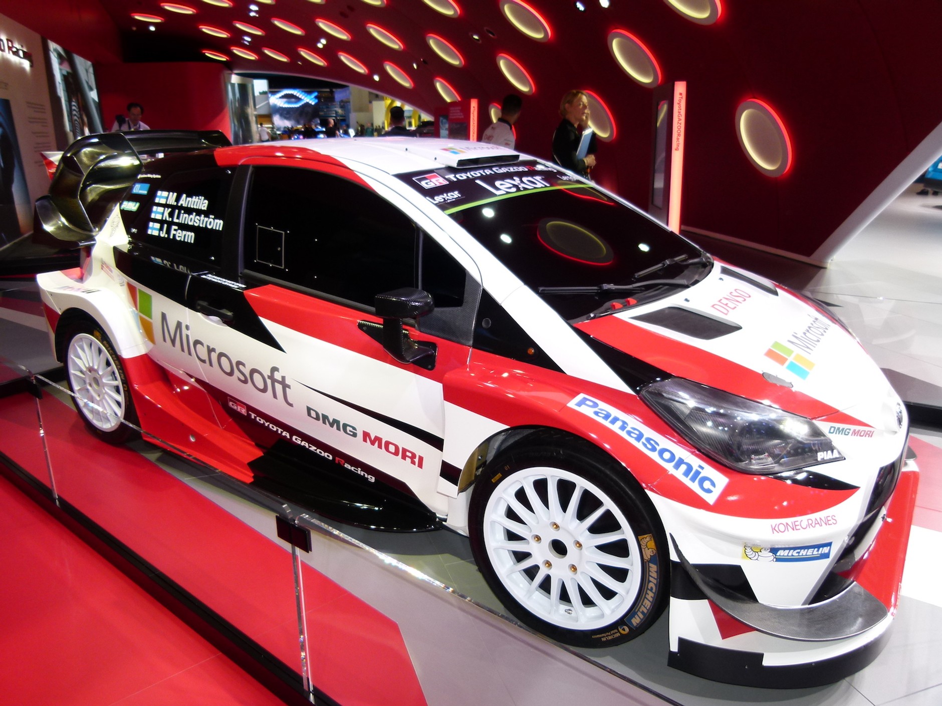 Supersamochody skradły show we Frankfurcie