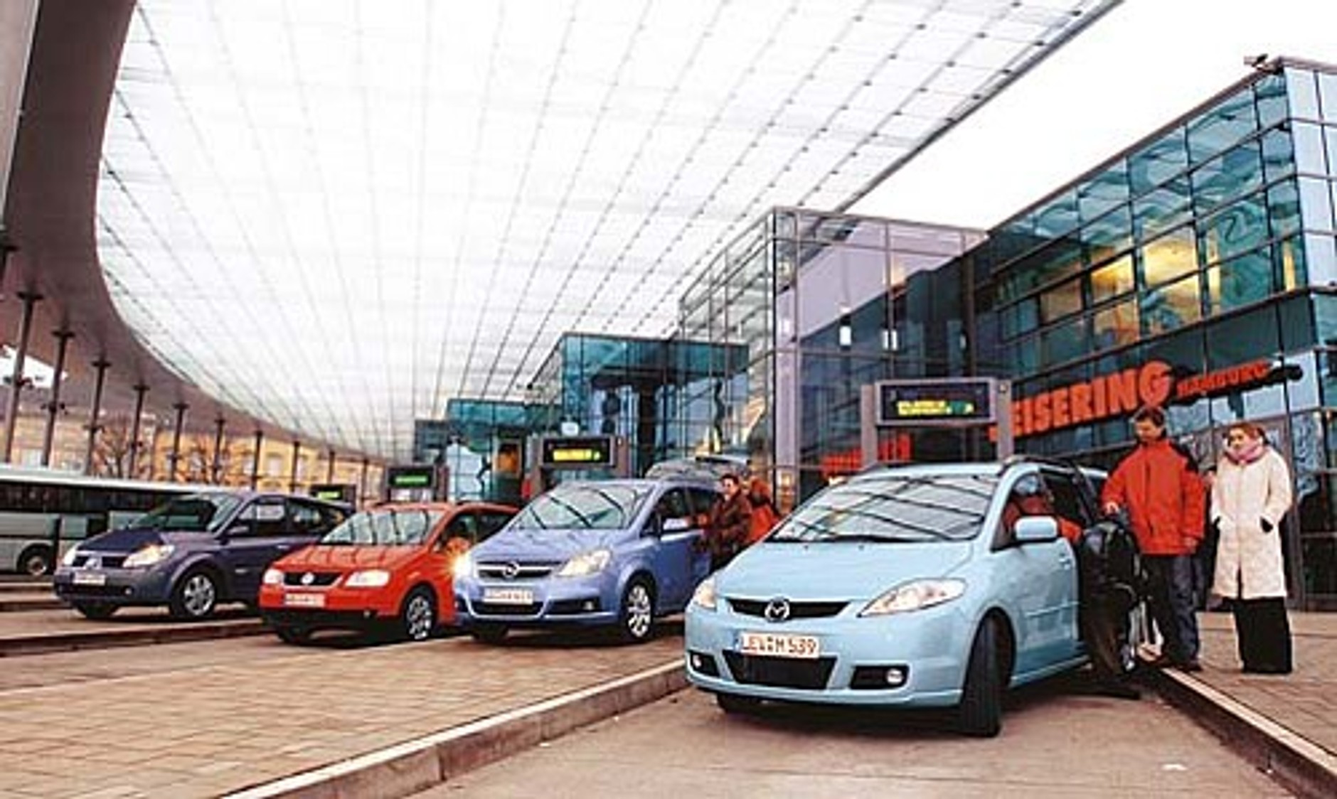 Mazda 5, Opel Zafira, VW Touran, Renault Scenic - Rodzinne mikrobusy