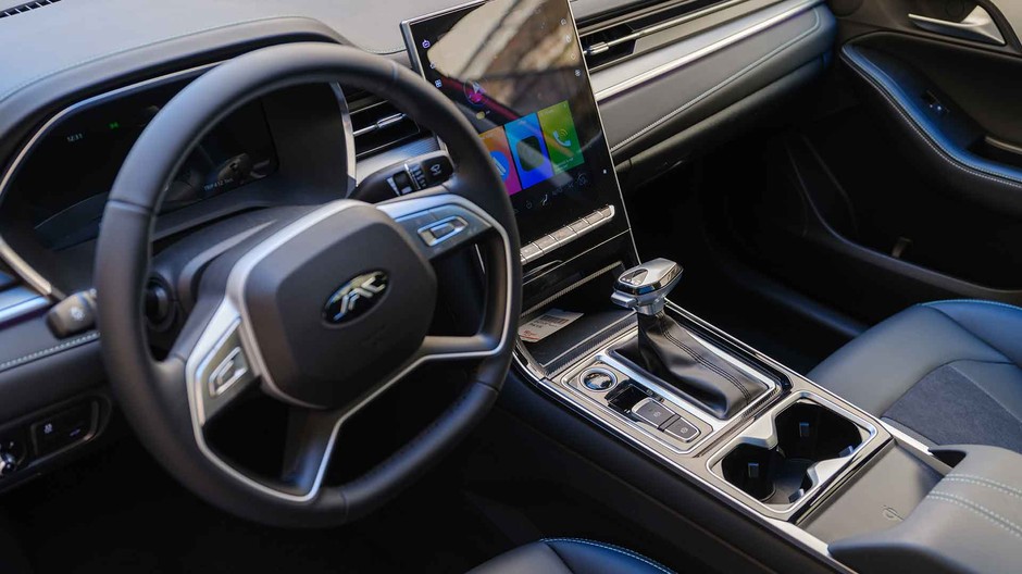 JAC J7 PLUS