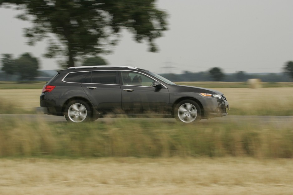 Citroën C5, Honda Accord, Mazda 6 i VW Passat – porównanie