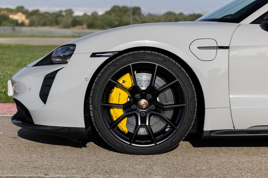 Porsche Taycan GTS