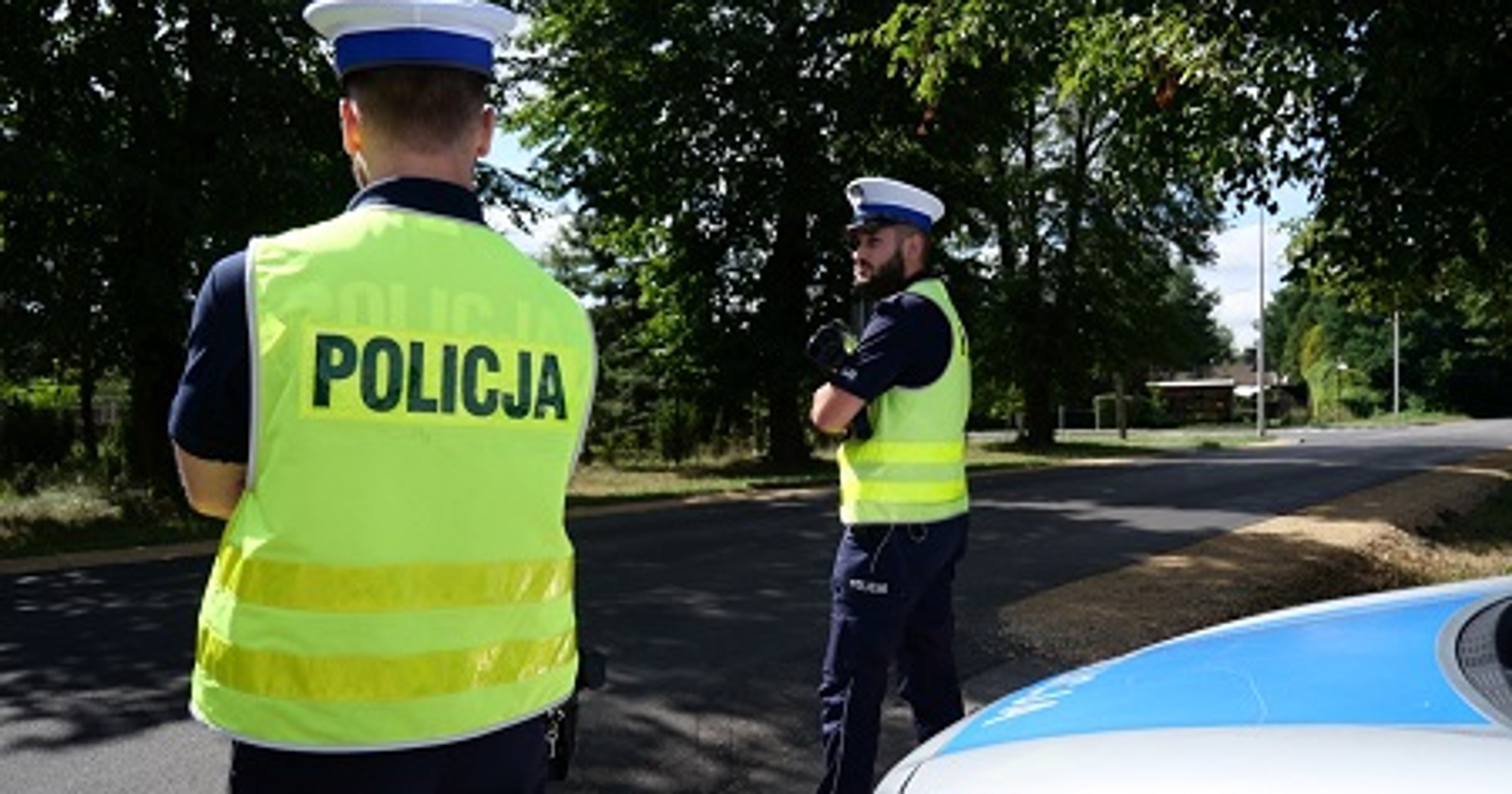 Policjanci zatrzymali pijanego kierowcę. Wiózł 11-letnią córkę