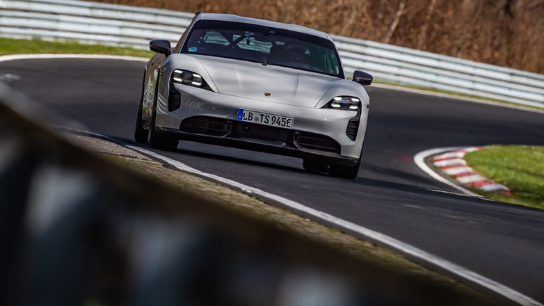 Porsche Taycan Turbo S Performance