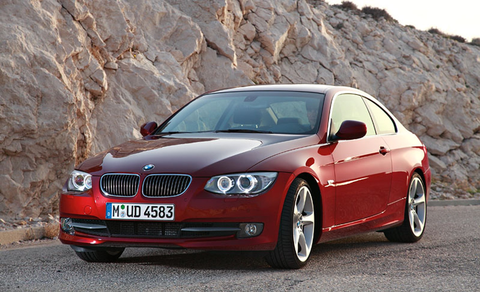 BMW: odnowiona Seria 3 w wersji coupe i cabrio