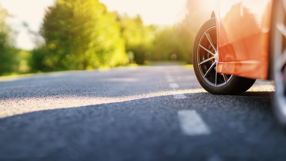 Jak zarządzać ceną samochodu, żeby sprzedać szybciej i lepiej? Sprawdzamy z OTOMOTO Insights