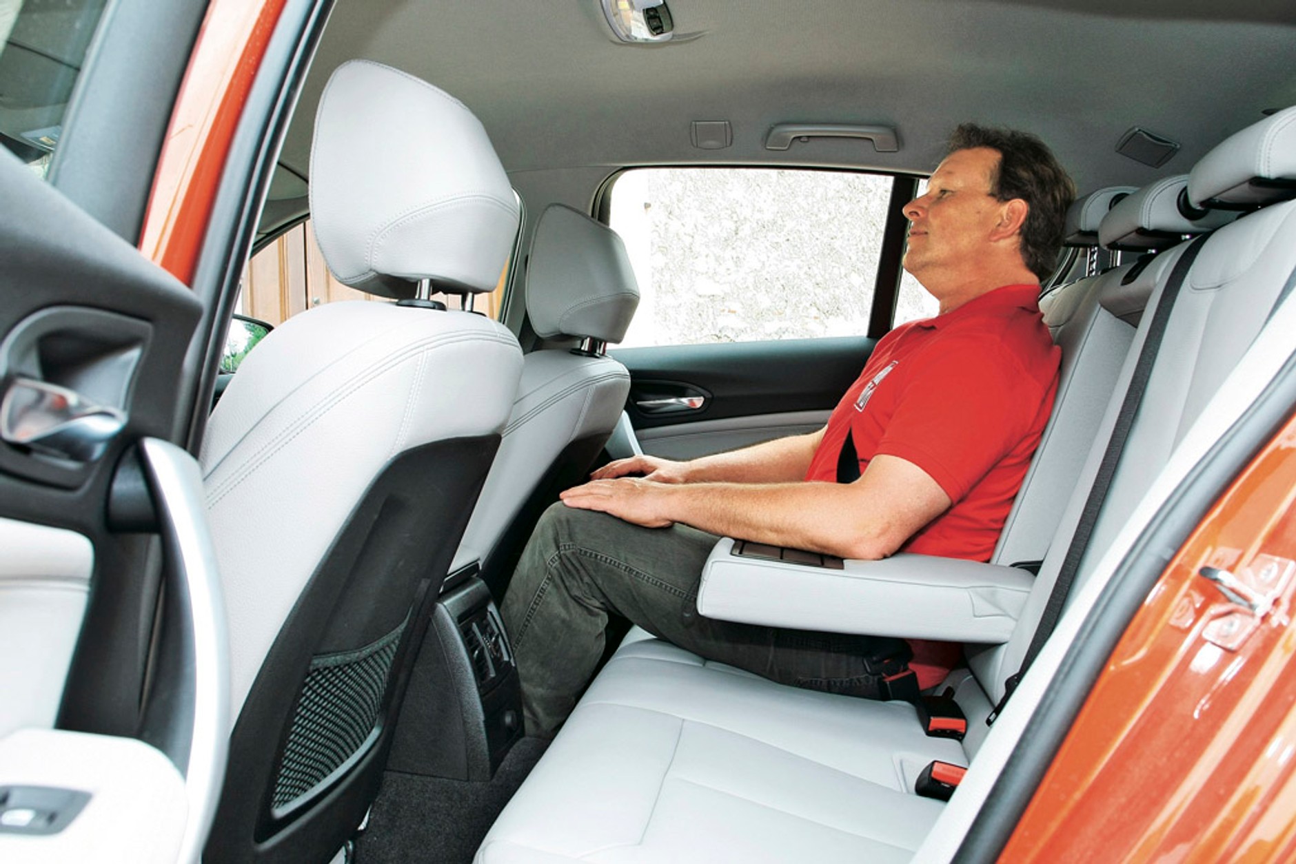 Volvo V40 kontra BMW serii 1: porównanie luksusowych kompaktów