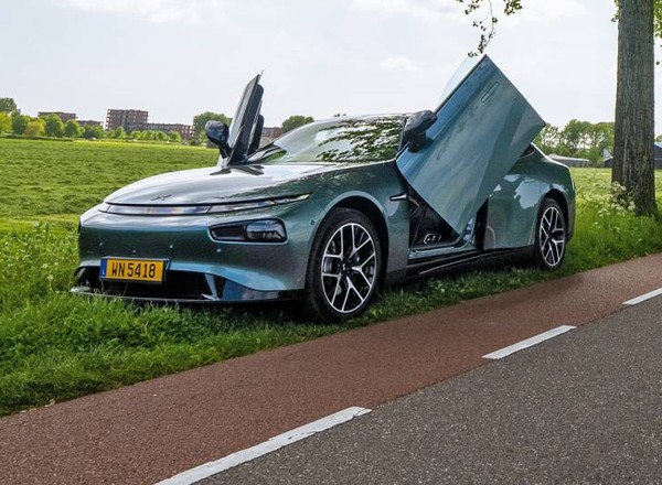 Xpeng G9 i  Xpeng P7. Koniec żartów z chińskiej motoryzacji