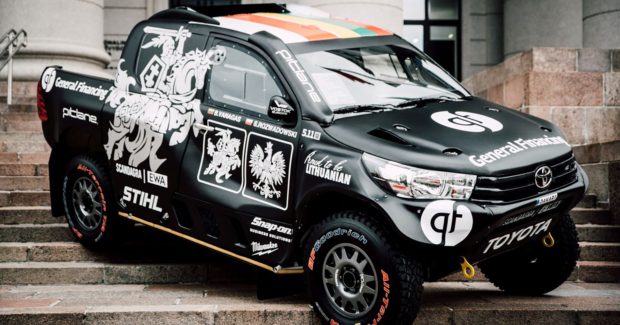 Toyota Hilux Black Hawk V litewsko-polskiego teamu Pitlane przygotowana na Rajd Dakar