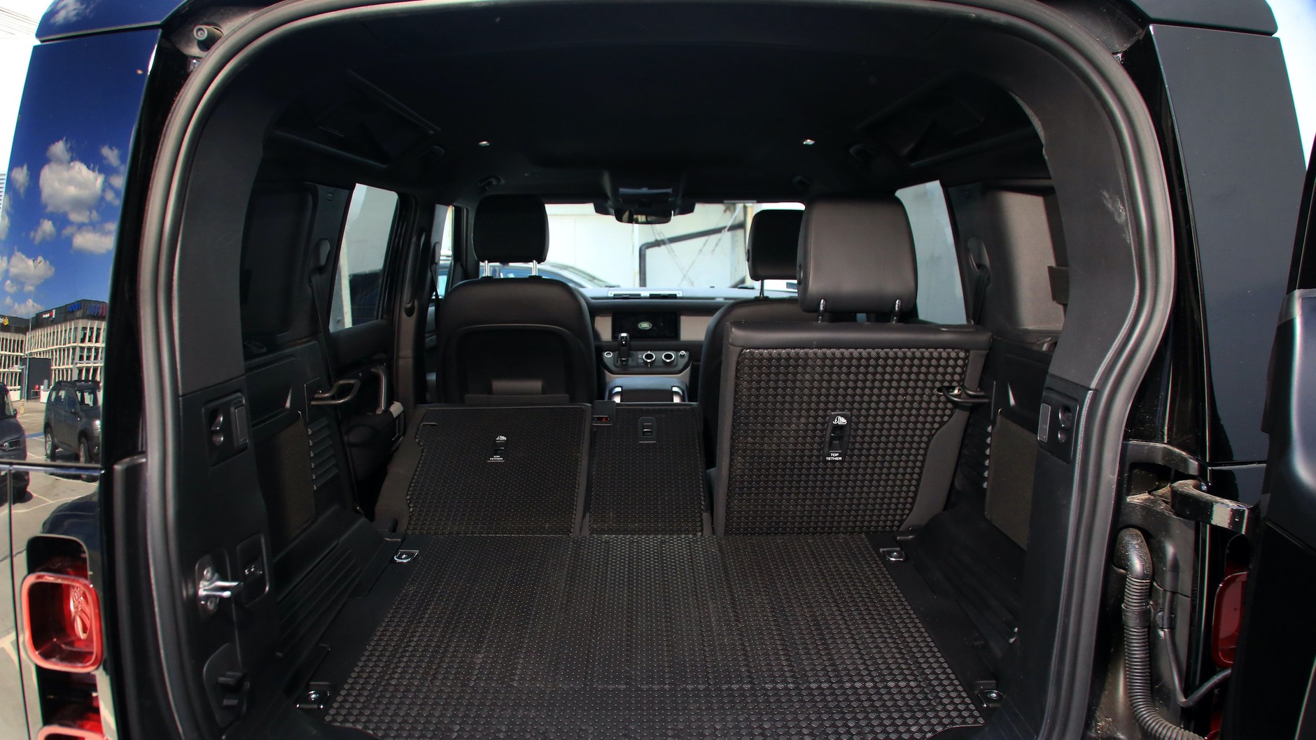 Land Rover Defender 110