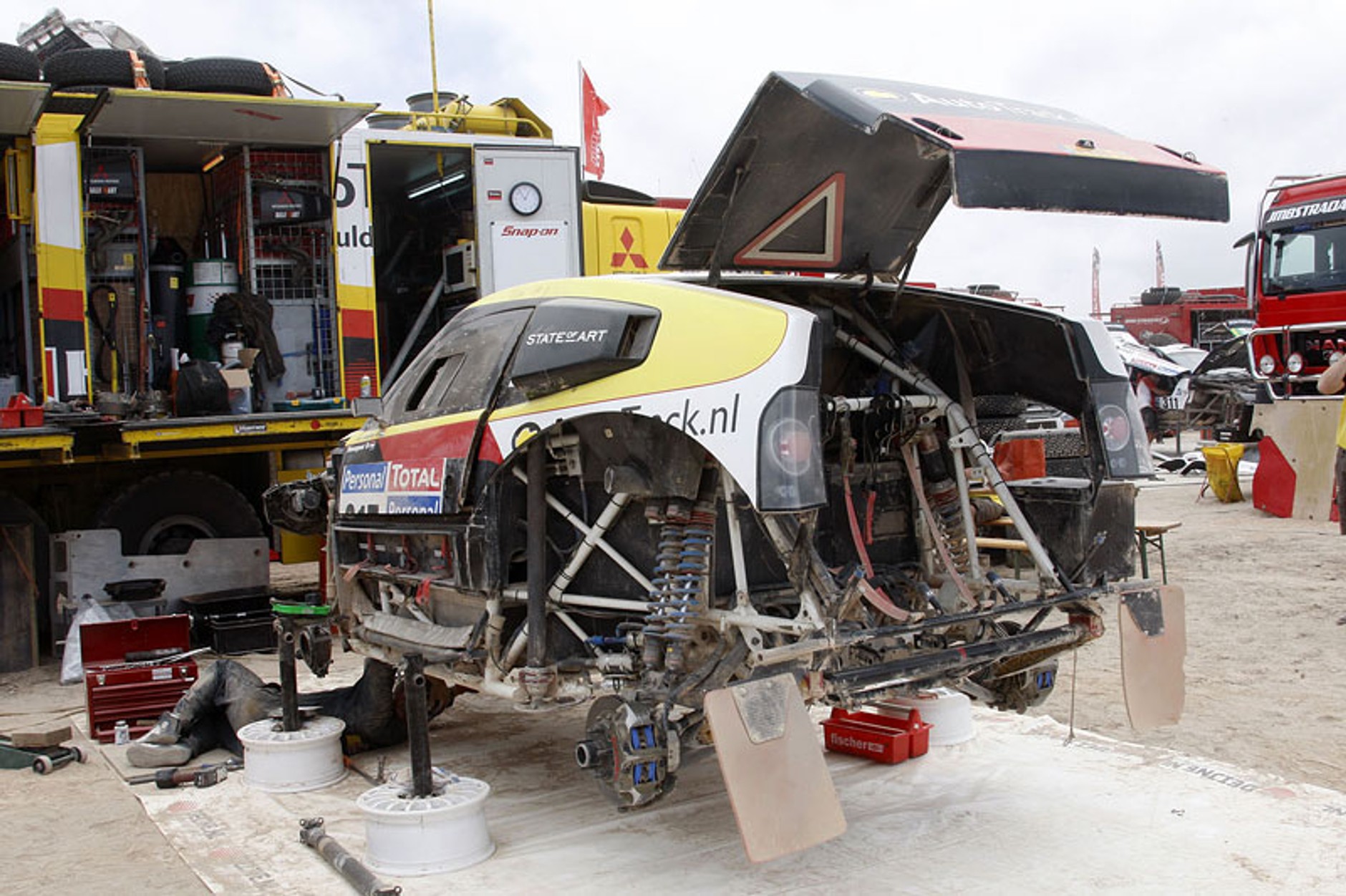 Rajd Dakar 2010: Przygoński już 8, Sonik broni honoru (12. etap na żywo, wyniki, foto)