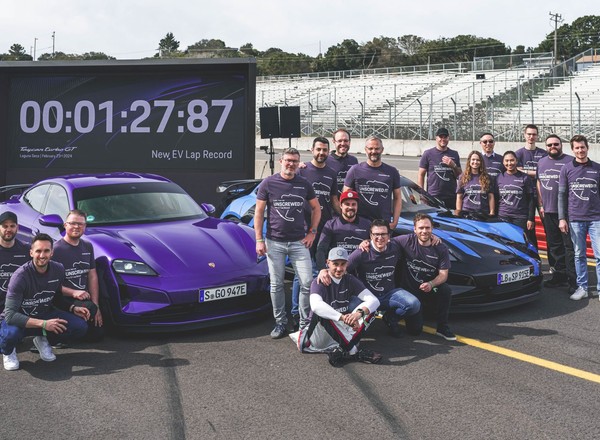Porsche Taycan Turbo GT to nowy król elektryków. Teslę zostawia na torze daleko w tyle