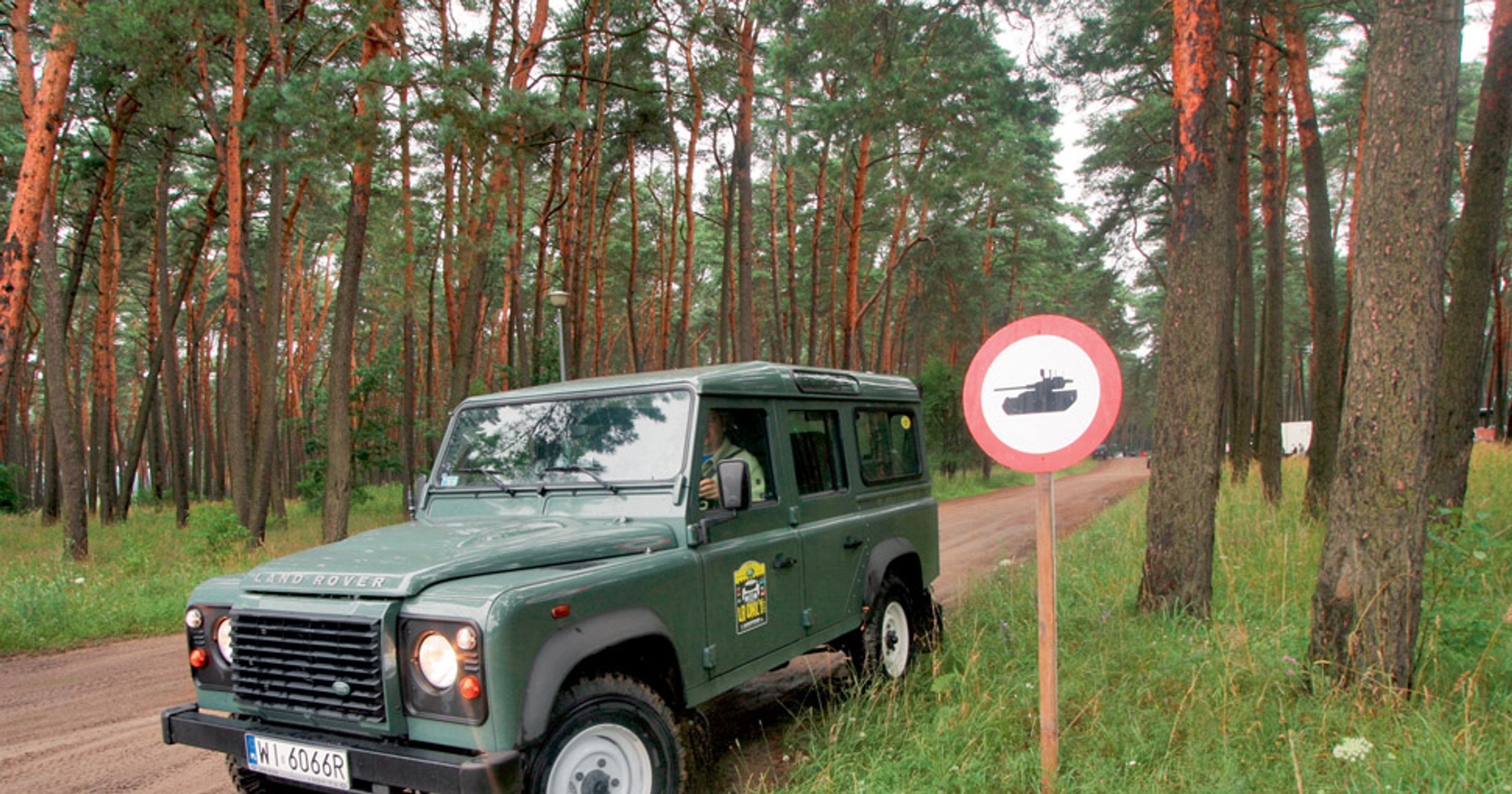 Land Rover Defender 2.2 TD 110 SW: test kultowej terenówki